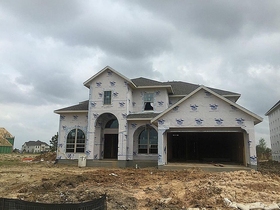 1st image of 18915 Colonial Hill Dr