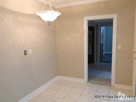 5th image of 931 Cedar St APT 1