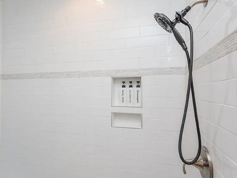 3381 Monterey Dr — Photo 23
