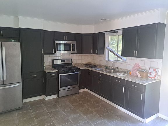3rd image of 2243 N Toledo Ave