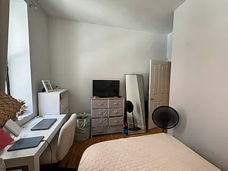 Rented by KNOCKKNOCK LLC