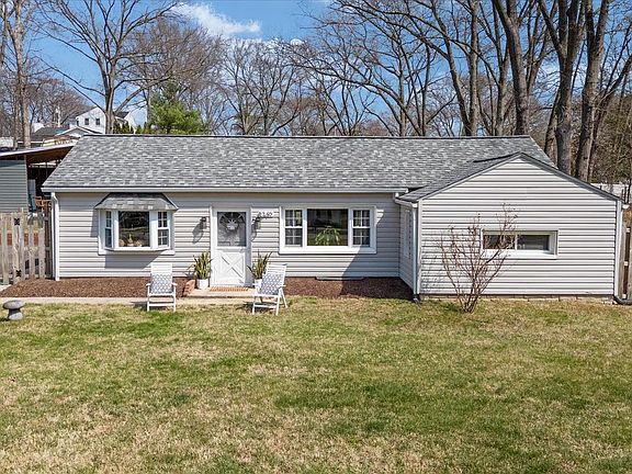 3rd image of 8349 Elm Rd