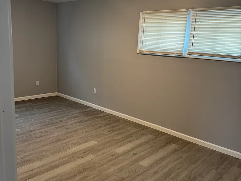 114 S Meadow Dr — Photo 13