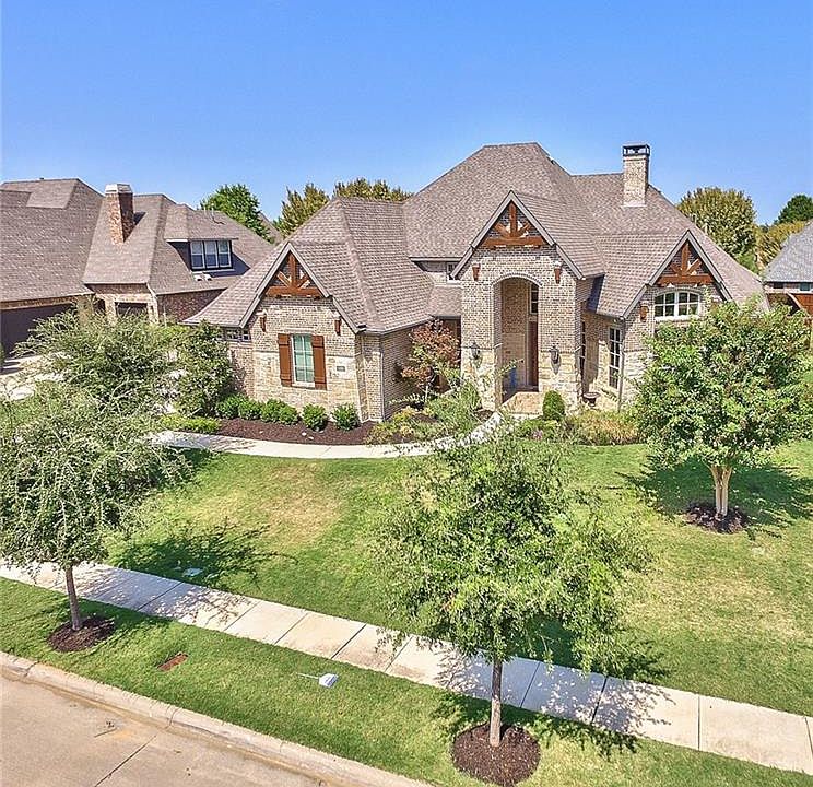 1st image of 520 Harmony Ln