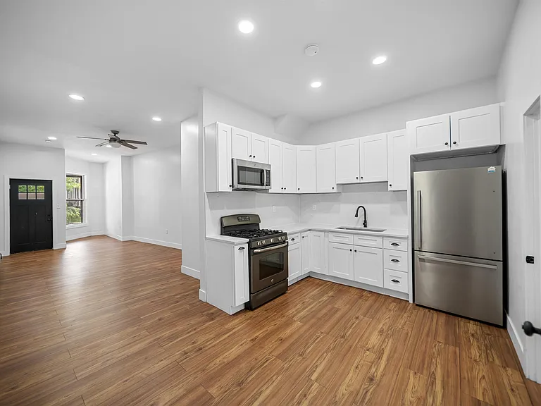 36-38 Fulton St #1 — Photo 6
