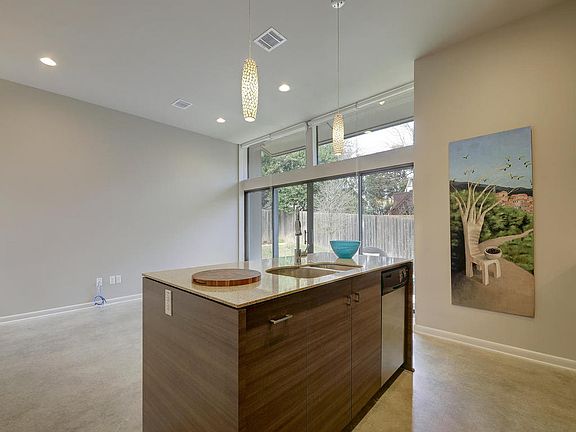 4th image of 408 Ashley Dawn Ln