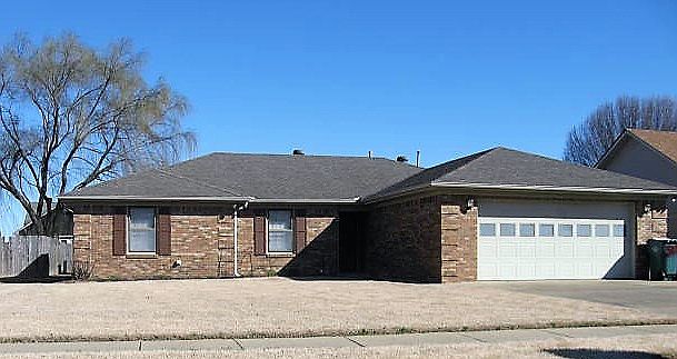 1st image of 512 Riverbend Cv