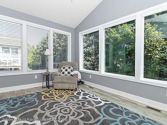 2nd image of 10776 Canterbury Ln