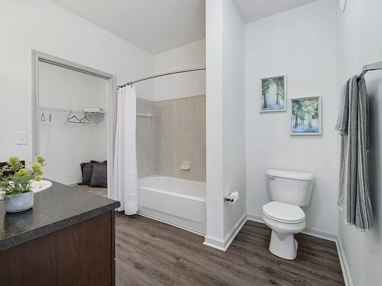 Two Bedroom - 2 Bed / 1 Bath - 928 Sq.Ft.
