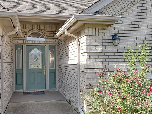4th image of 713 Highstar Ct