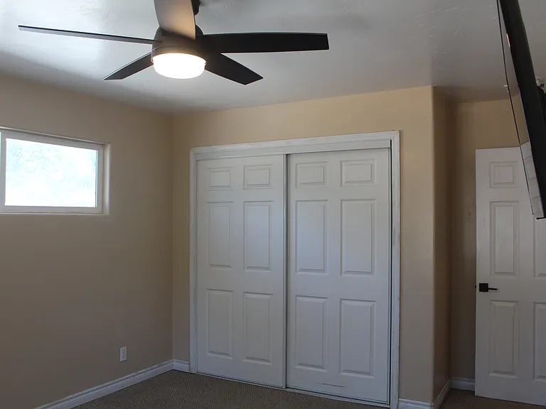 215 Almond St — Photo 17
