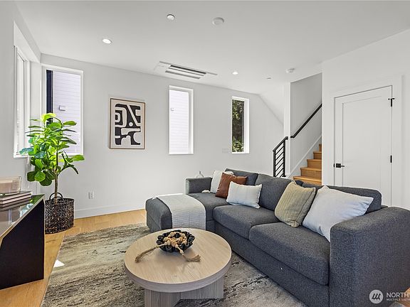 5th image of 2456 55th Avenue SW