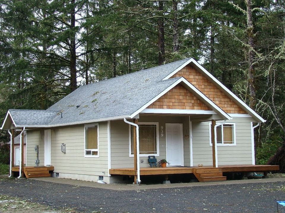 Front of a similar house. All pics of a similar house.