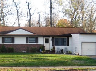 5 Macarthur Dr, Matawan, NJ 07747