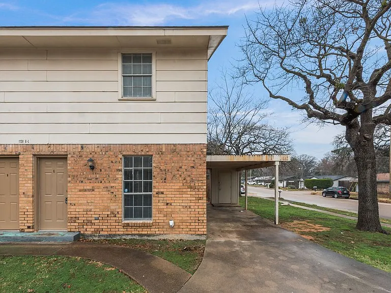 1728 W Sanford St #J — Photo 12