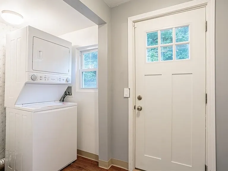 208 Middlesex Rd — Photo 4