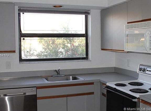Kitchen with great counter space