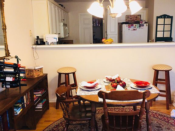 Eat-in area and kitchen