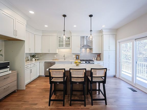 4th image of 42 Thomas Mann Cir Unit 39