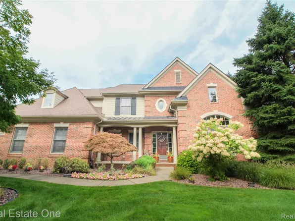 44023 Cypress Point Dr, Northville, MI 48168