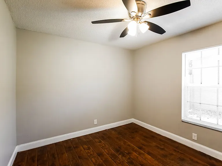 1558 NW 7th Ln — Photo 11