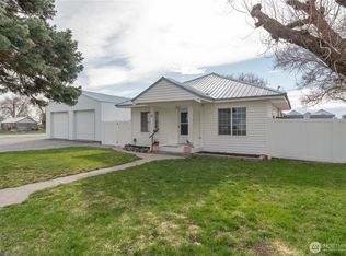 12 Walnut St, Mansfield, WA