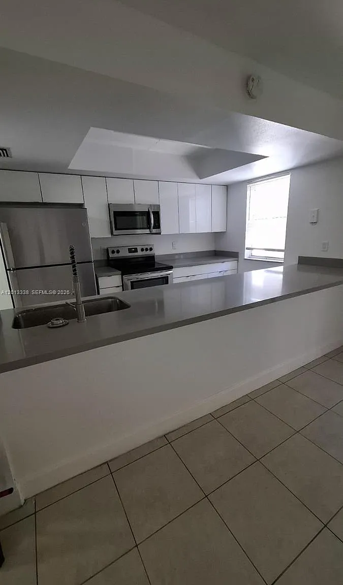 Parkway Grove Condo Part — Photo 3