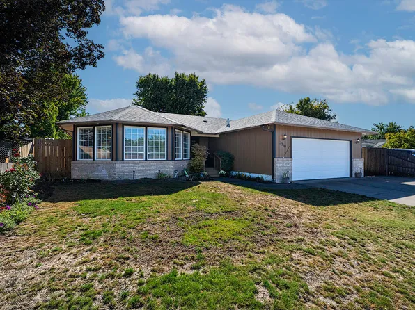 3360 Wellington Dr, Medford, OR 97504
