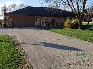 5740 Phillip Dr, Tipp City, OH 45371