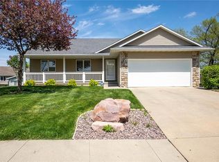 2604 Bent Ridge Ct, Des Moines, IA 50320