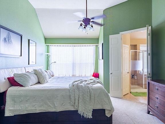 5th image of 3132 Fox Hollow Dr