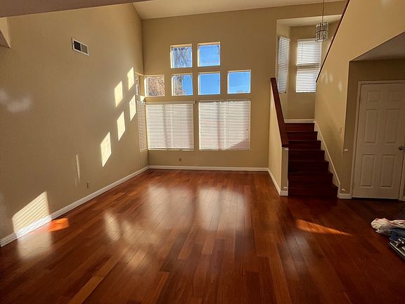 5th image of 8398 Entreken Way