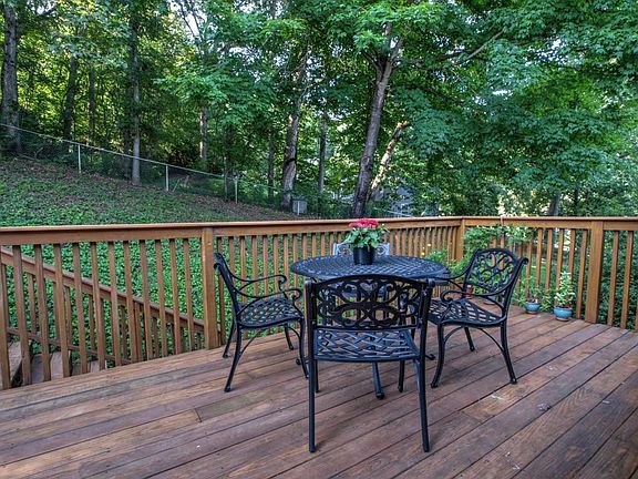 3rd image of 10820 Highcliff Dr
