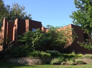 6466 Apache Dr, Indian Head Park, IL
