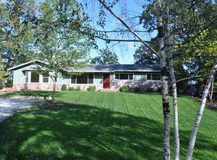 155 Rolling Hills Dr, Grants Pass, OR 97526