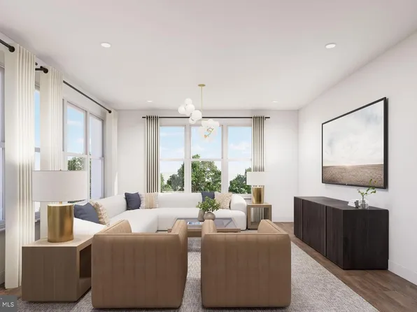 9475B Sprague Ave #8, Fairfax, VA 22031