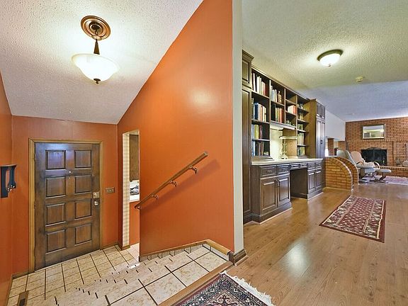 3rd image of 1524 Oakhill Dr
