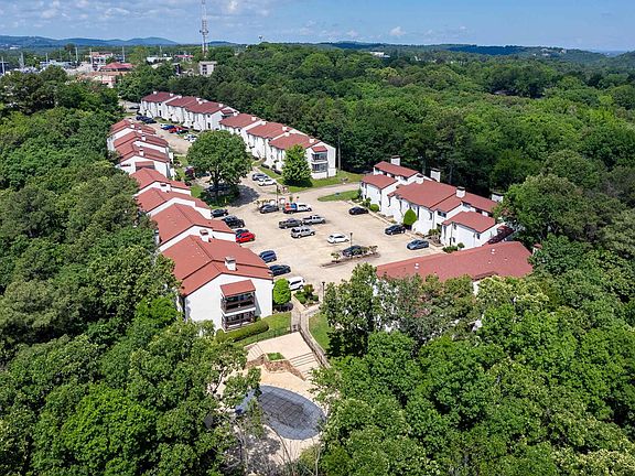 2nd image of 301 Kings Row Dr APT 409
