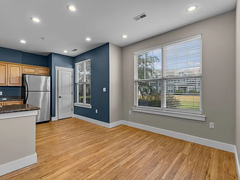 2041 Walden Blvd — Photo 7