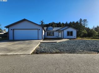 845 12th St, Port Orford, OR 97465