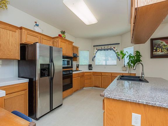 5th image of 2886 E Granada Ave