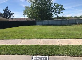 2700 Decomine Dr, Chalmette, LA 70043