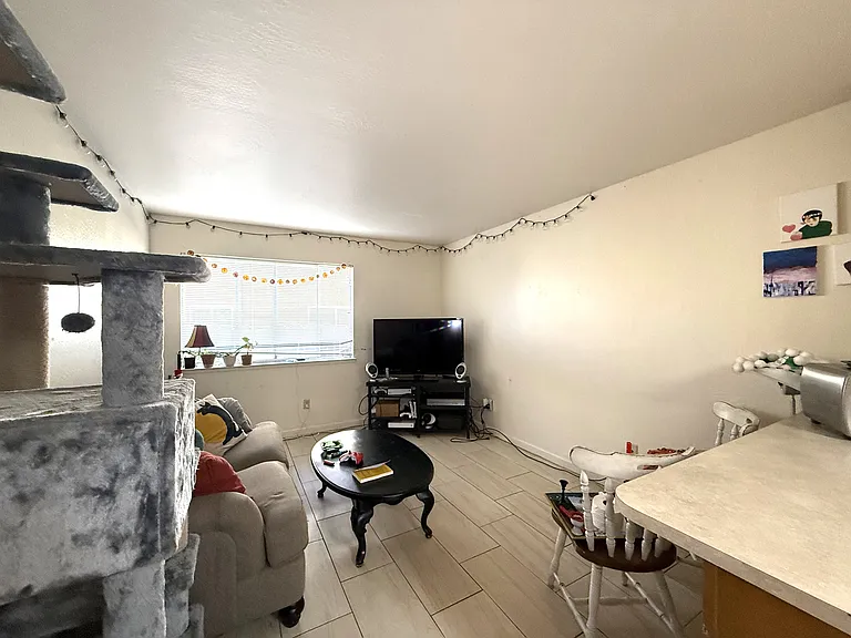 390 Ash St #3 — Photo 5