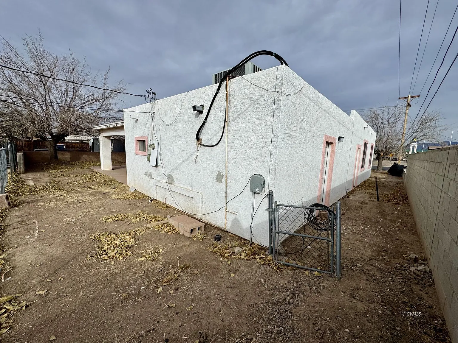 3 bed, 2.0 bath, 2000 sqft, $2,000 — Photo 4