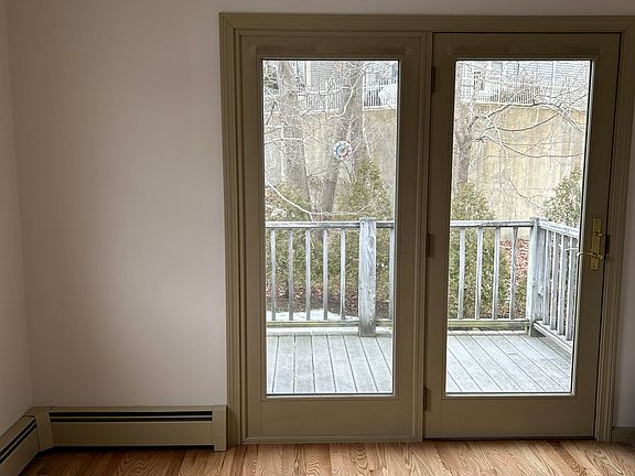Living Room slider to deck