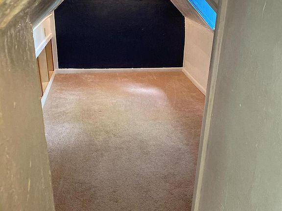 4th image of 213 E College Ave #213.5