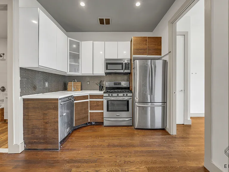 629 Willoughby Ave #2B — Photo 2