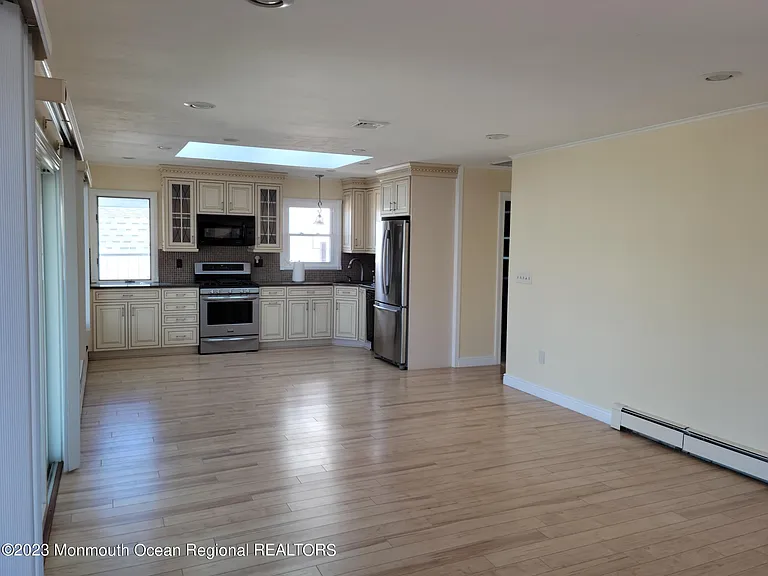 805 Forepeak Dr — Photo 7