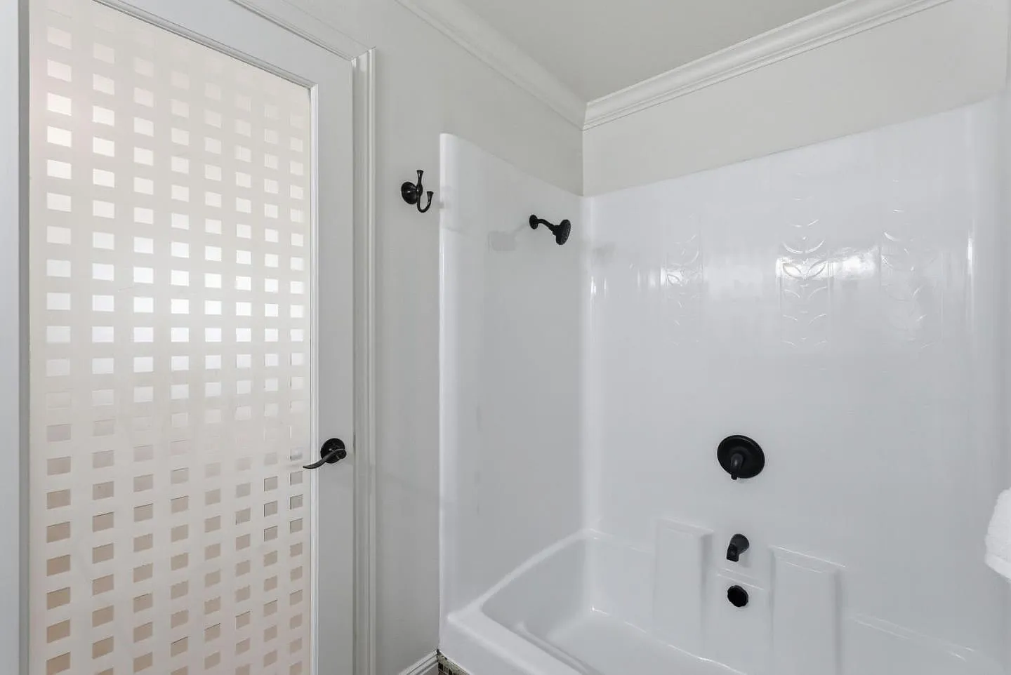 5 bed, 1664 sqft, $4,800 — Photo 2