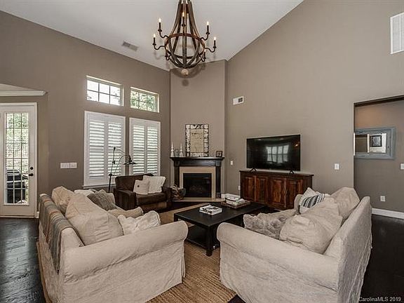 5th image of 8414 Bramfield Dr
